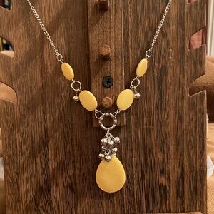 Elegant Yellow Pendant Necklace